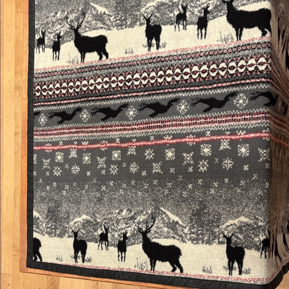 Woolrich Grey, Cream and Red Stag Pattern Throw